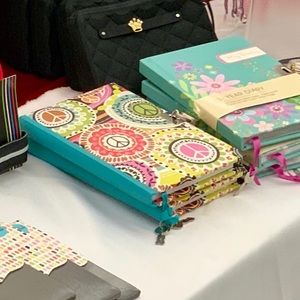 Peace Sign Diary for Tweens.  ✌🏻 ☮️